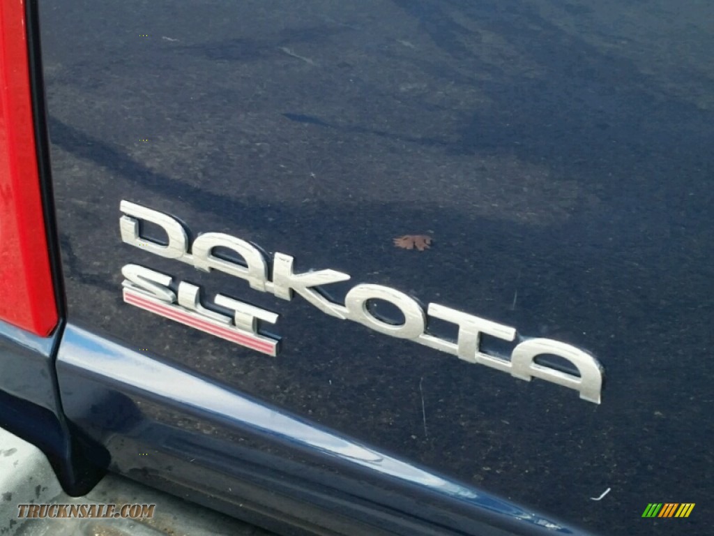 2005 Dakota SLT Club Cab 4x4 - Patriot Blue Pearl / Medium Slate Gray photo #16
